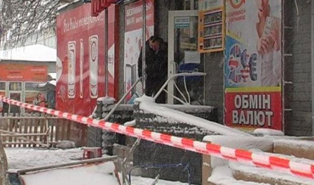 Невідомий поцупив 70 тисяч гривень та 2 тисячі доларів / mvs.gov.ua Невідомий поцупив 70 тисяч гривень та 2 тисячі доларів / mvs.gov.ua