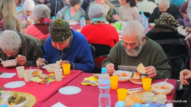 В Киеве в галерее «Соборная» состоялся Рождественский обед для бедных