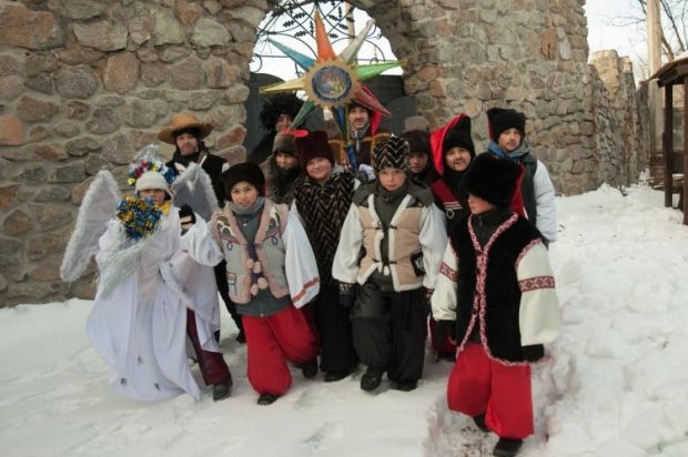 У Запоріжжі біля 700-річного дуба відсвяткували 'Козацьке Різдво (фоторепортаж)