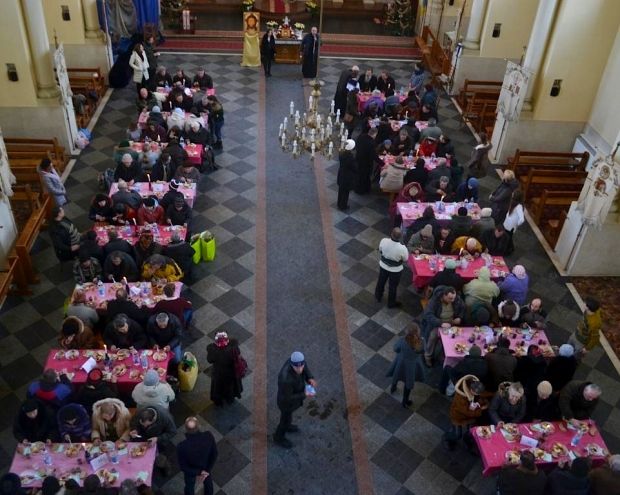 Община святого Эгидия устроила рождественский обед для 200 бедных львовян Община святого Эгидия устроила рождественский обед для 200 бедных львовян