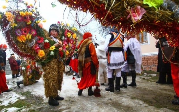 Вуличні гуляння на свято Маланки / фото УНІАН