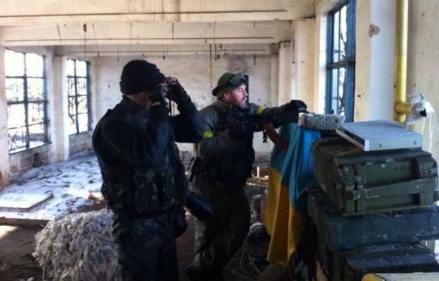 Штурм боевиков удалось отбить / Andriy Tsaplienko / Facebook