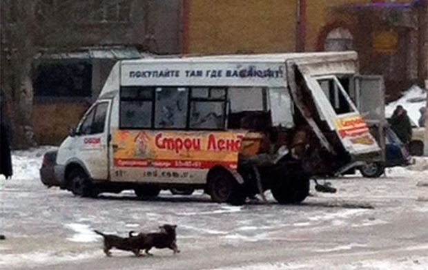 Маршрутка, которая пострадала в ДТП / lugansk.co.ua Маршрутка, которая пострадала в ДТП / lugansk.co.ua