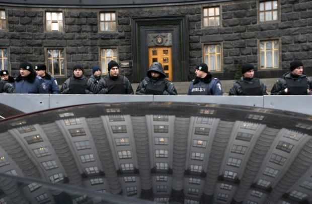 В правительственном квартале усилят охрану В правительственном квартале усилят охрану