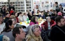 У Києві понад 300 безхатченків запрошені на Різдвяний обід в галерею «Соборна» УПЦ (укр.)