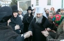 В день Собора Богородицы Блаженнейший Онуфрий совершил богослужение во Флоровском женском монастыре столицы