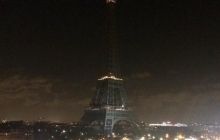 У Парижі в пам'ять про загиблих в Charlie Hebdo згасла Ейфелева вежа