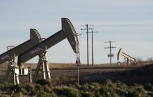 Shale oil extraction company in US goes bust due to oil price fall