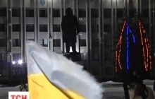 В Славянске в очередной раз не смогли повалить памятник Ленину