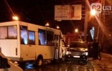 В Донецке боевики на джипе вылетели на встречку и врезались в маршрутку (фото, видео)