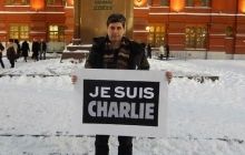 Российского активиста арестовали на 8 суток из-за одиночного пикета с плакатом "Je suis Charlie"
