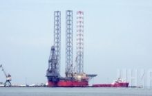 Russia ‘plans to steal Ukrainian gas’ using offshore drilling rig