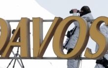 Російський банк ВТБ, що попросив держдопомогу, влаштував у Давосі вечірку з Кустуріцею й Елом Ді Меолою