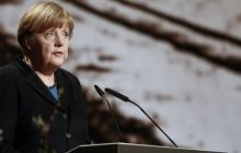 Меркель: Немцы не имеют права забывать об ужасах национал-социализма