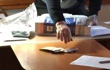 У Харкові затримали воєнкома, який отримав хабар за звільнення від мобілізації (фото)