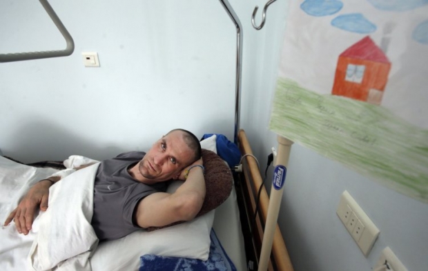 Украинский военый, раненый в АТО, прооходит лечение в больнице 