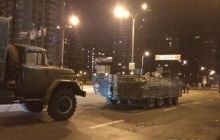 У Києві вночі 2 автомобілі і БТР потрапили в ДТП (фото)
