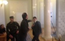 Опубліковане відео бійки Соболєва та Івченка в кулуарах Ради