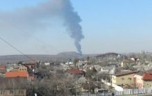 Над Донецком поднялся большой столб дыма, его источник пока неизвестен (фото)