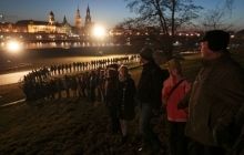BBC: В Дрездене вспоминают жертв бомбардировок 70 лет назад (фото)