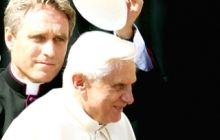 Бенедикт XVI сохраняет хорошее здоровье и не жалеет о решении об отставке