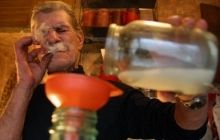 Беларусь наладила производство самогона в промышленных масштабах
