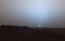 NASA показало видео заката на Марсе