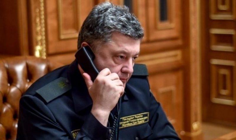 Poroshenko is holding a telephone conversation with Tusk / Poroshenko’s official Twitter page