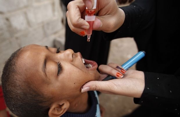 ВОЗ предупреждает об опасности вспышки полиомиелита в Украине  / PEUTERS