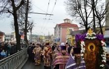 У Рівному мешканці міста пройшли багатотисячною хресною ходою на честь Торжества Православ’я (фоторепортаж)