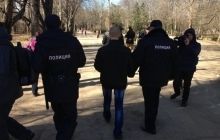 Десятки активистов вышли на улицы оккупированного Симферополя отметить день рождения Шевченко (фото)