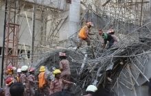 В Бангладеш рухнуло здание, под завалами находятся десятки людей (фото)