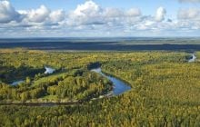 В Сибири стремительно разрастается гигантская дыра в земле (фото)