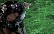 Создан шлем, позволяющий пилоту видеть сквозь самолет (видео)