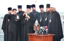 В Украину прибыл Благодатный Огонь