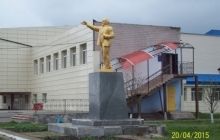 У Запорізькій області повернули на місце поваленого "золотого" Леніна (фото)