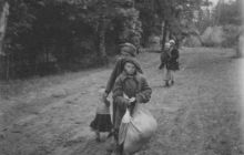 У Росії закрили фотовиставку про німецьку окупацію за посмішки, які "пропагують фашизм"