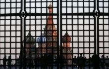 Poll: Ukrainians split on visa regime for Russia, joining NATO, but very negative about Russian government