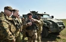 Порошенко поздравил украинцев с Днем ВДВ и Воздушных сил ВСУ
