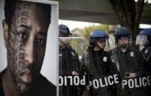 В США спалахнули масові заворушення, протестувальники громлять поліцію Балтимора