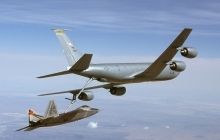 Военный самолет США "нарисовал" пенис в небе возле российской авиабазы