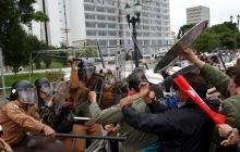Акцію протесту вчителів у Бразилії розігнали сльозогінним газом та гумовими кулями (фото)