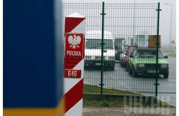 На кордоні з Польщею декілька днів працюватиме додатковий пішохідний КПП