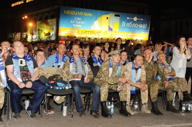 У Дніпропетровську проходить масштабний перегляд матчу «Дніпро»- «Севілья»