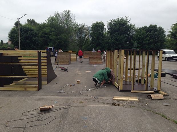 В Броварах почали монтаж унікального скейт-майданчика В Броварах почали монтаж унікального скейт-майданчика