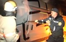 У Тернополі горів мікроавтобус, яким волонтери возили допомогу в зону АТО (відео)
