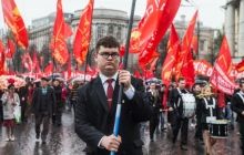 У Москві комуністи носили Сталіна, рекламували "Новоросію" і вимагали від США не чіпати їхні пенсії