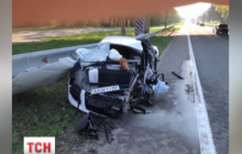 Під Києвом дівчина на Audi на швидкості 200 км/год знесла з дороги машину дорожньої служби