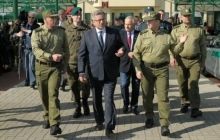 Коморовский: Польша должна быть готова к "зеленым человечкам"