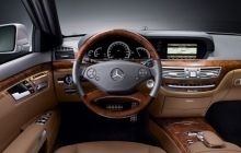 Кожен третій депутат з місячним доходом менше $100 має Mercedes
